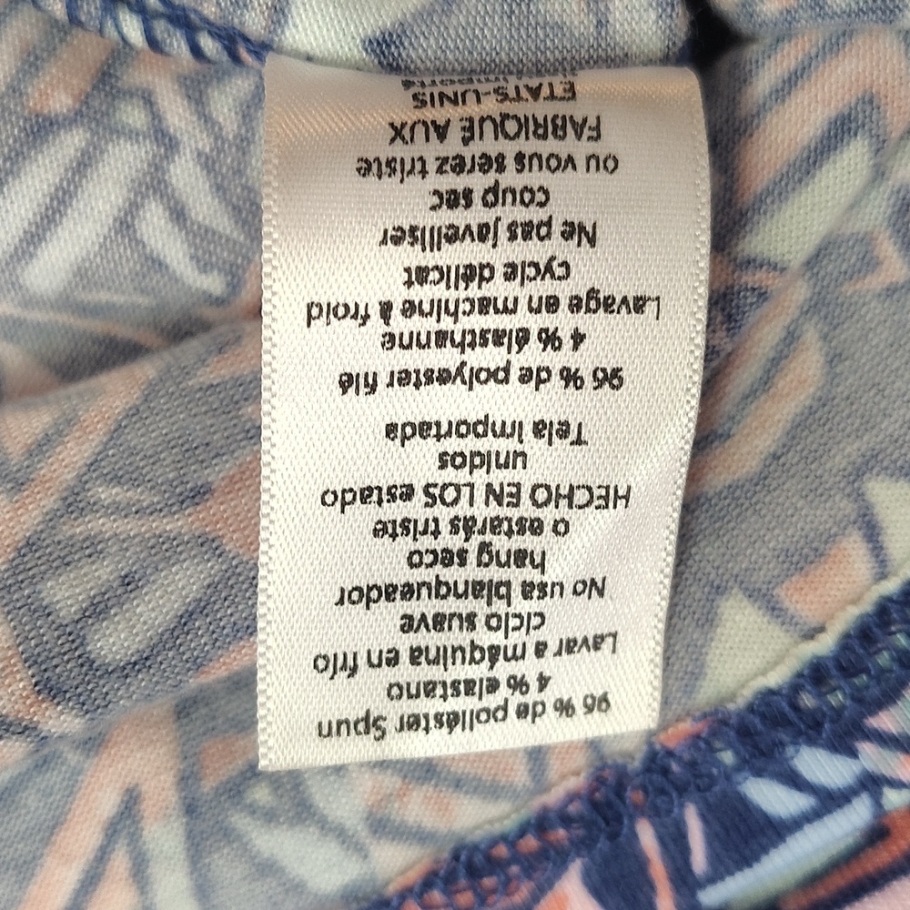 LulaRoe Randy Geometric Pattern Raglan Sleeve Top - Picture 15 of 15